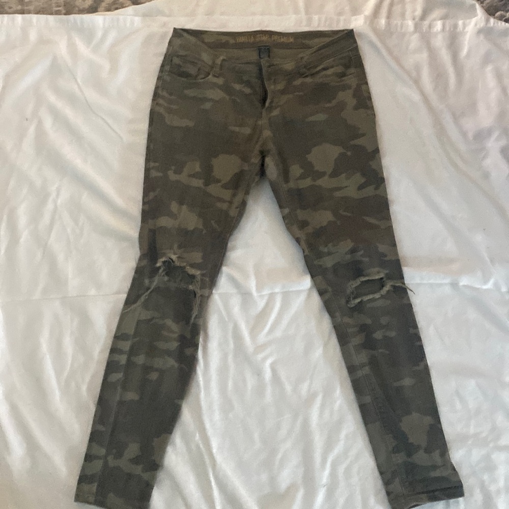 Camouflage jeans
